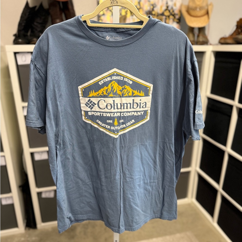 Columbia Men's Blue Graphic T-Shirt